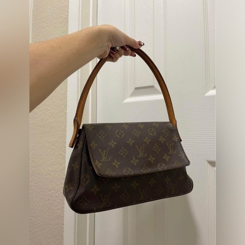 2000s Louis Vuitton mini looping shoulder bag